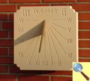 Foto: Sonnenuhr Hauswand